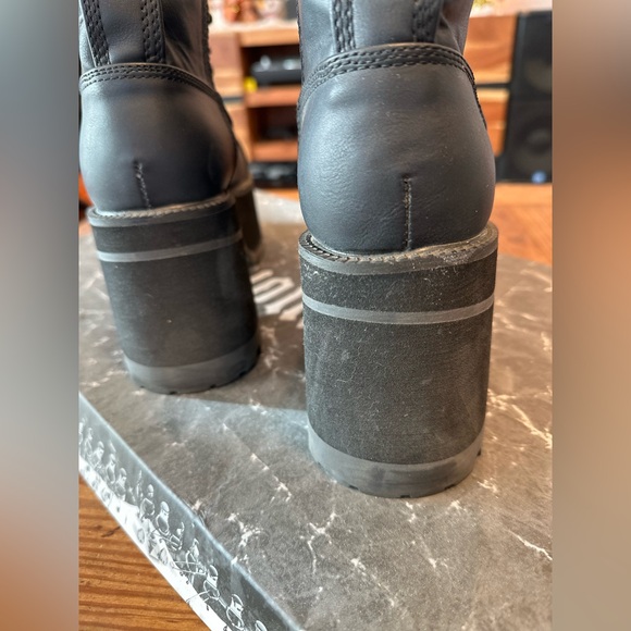 Demonia Ranger 302 - Picture 9 of 10